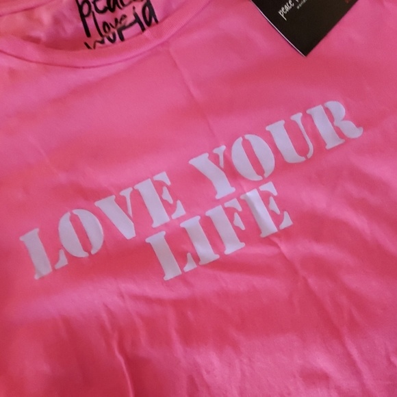 🎁 Pink "love your life" Peace love world tee - Picture 2 of 7